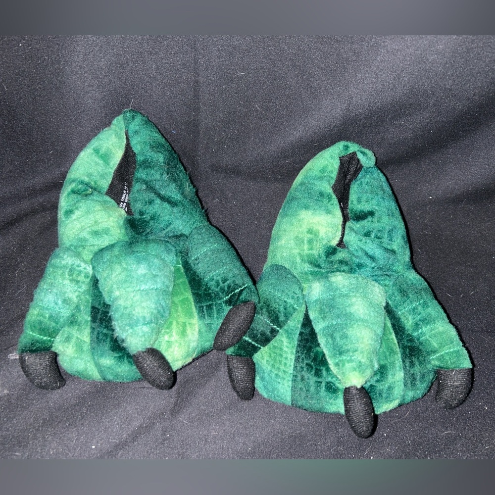 The Children's Place Green Dino Plush Slippers EUC